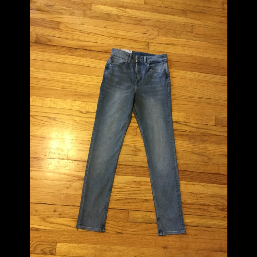 Brand new Divided jeans size 4